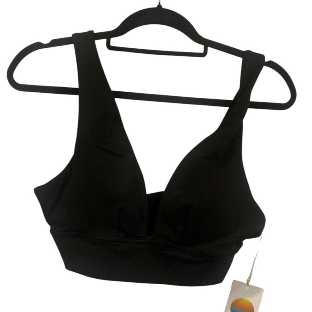 Vuori Black V-Neck Padded Sports Bra All the feels